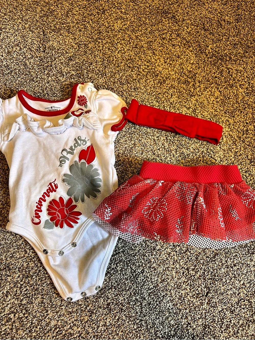 Cincinnati Reds Genuine Merchandise Baby Floral Bodysuit Skirt Set Red & White